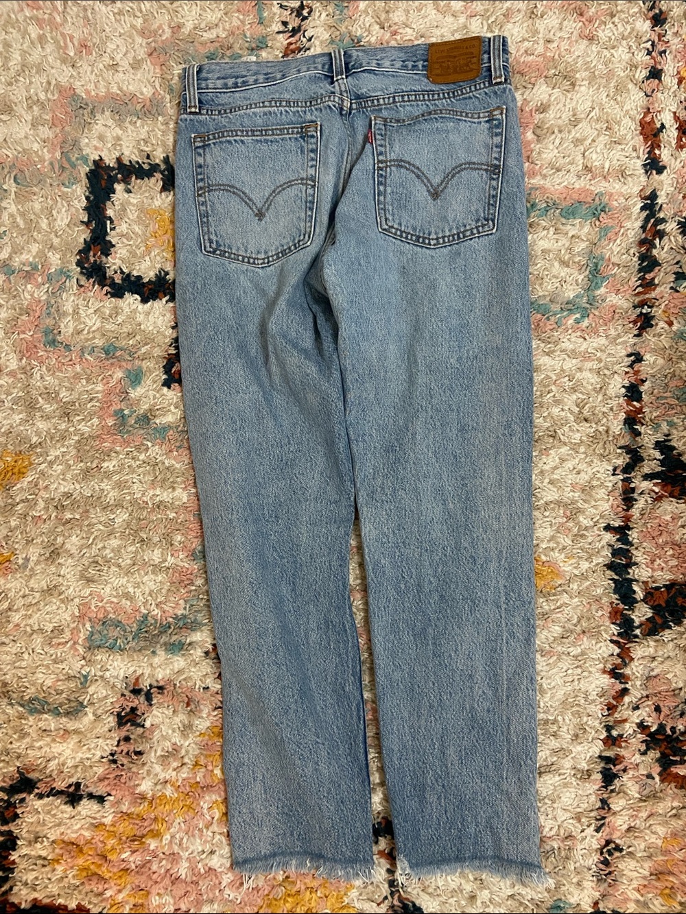 Levi’s Premium Wedgie Fit Distressed Ankle Jeans - Picture 5 of 5